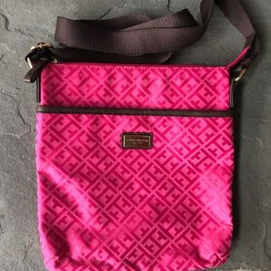 ⭐️HP⭐️Tommy Hilfiger pink crossbody bag 💕